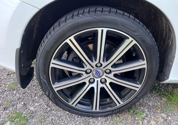 Volvo V60 cena 40900 przebieg: 253000, rok produkcji 2013 z Warszawa małe 781